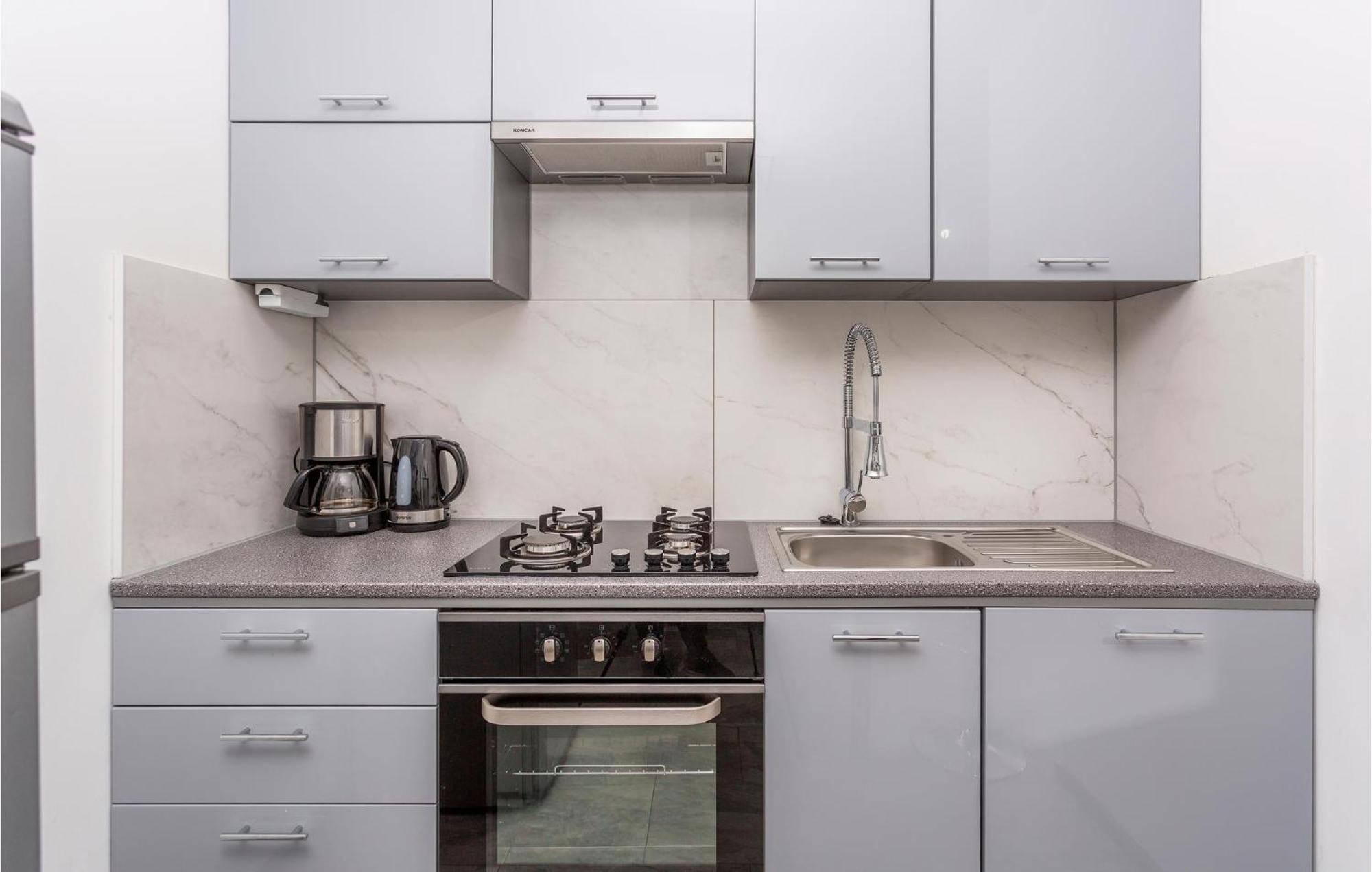 Beautiful Apartment In Malinska With Kitchen Esterno foto