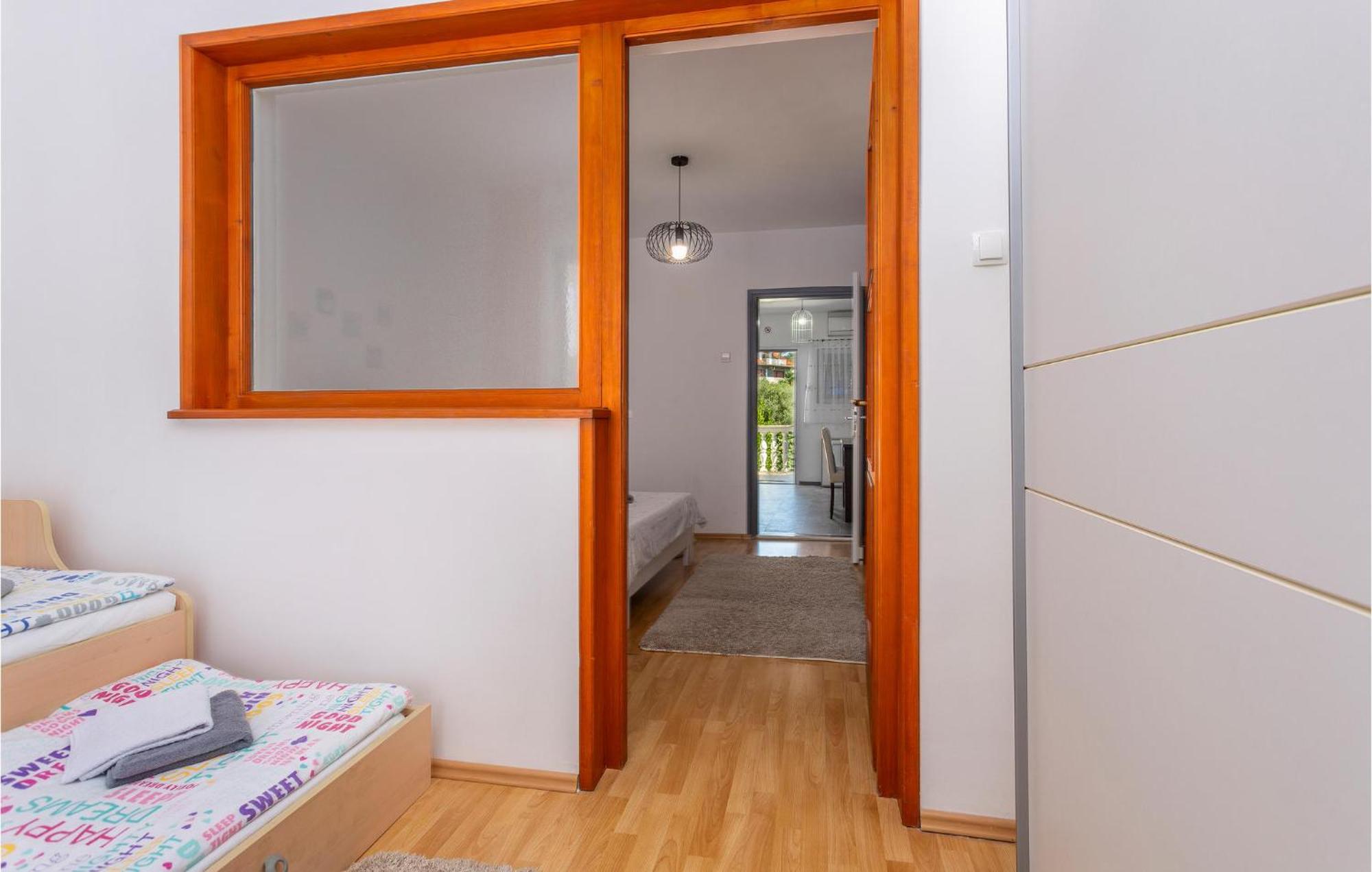 Beautiful Apartment In Malinska With Kitchen Esterno foto